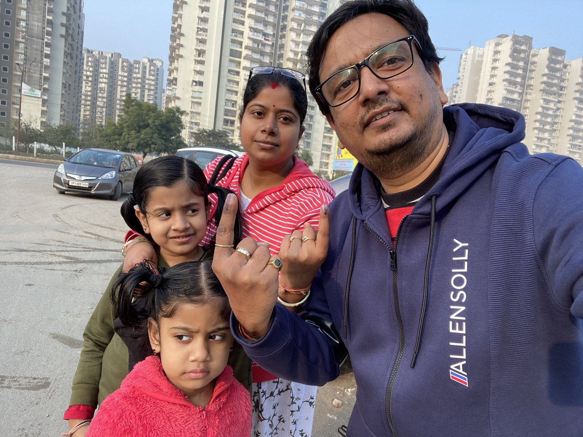 vimalkumargupta's tweet photo. मेरा वोट, मेरा अधिकार #UPElections2022 https://t.co/LKDe1FrkUP