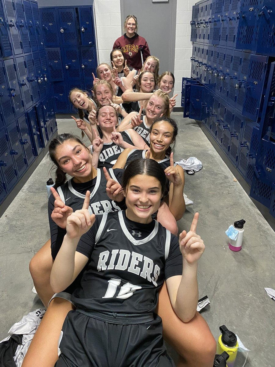 RHSLadyHoops's tweet photo. The Riders moved on to the 2nd round of the LPL/NCAC tournament with a 65-36 win over Longmont. That’s 15 straight wins and an overall record of 18-2. The jv won to move to 14-2. Go Riders! 💪🏽🏀 #32mh #circlethewagons #wenotme @RHSRIDERS @CHSAA @The_JT_Breeze @BobbyDFernandez https://t.co/cYYdpUXaXK