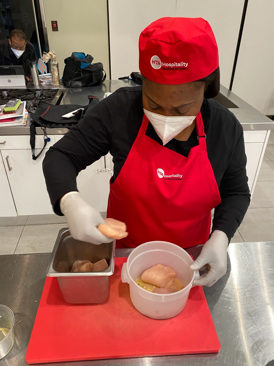 LosAngelesHTA's tweet image. The HTA Prep Cook Class learned how to marinate and prepare mixes for the marinate. #prepcooks #culinaryarts