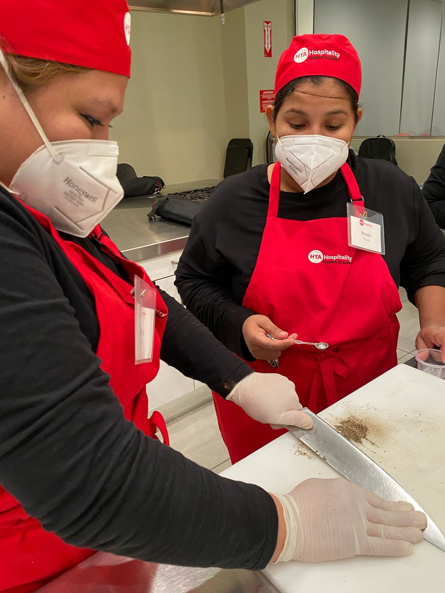 LosAngelesHTA's tweet image. The class learned how to marinate and prepare mixes for the marinate. #prepcooking #culinaryarts #prepcooks