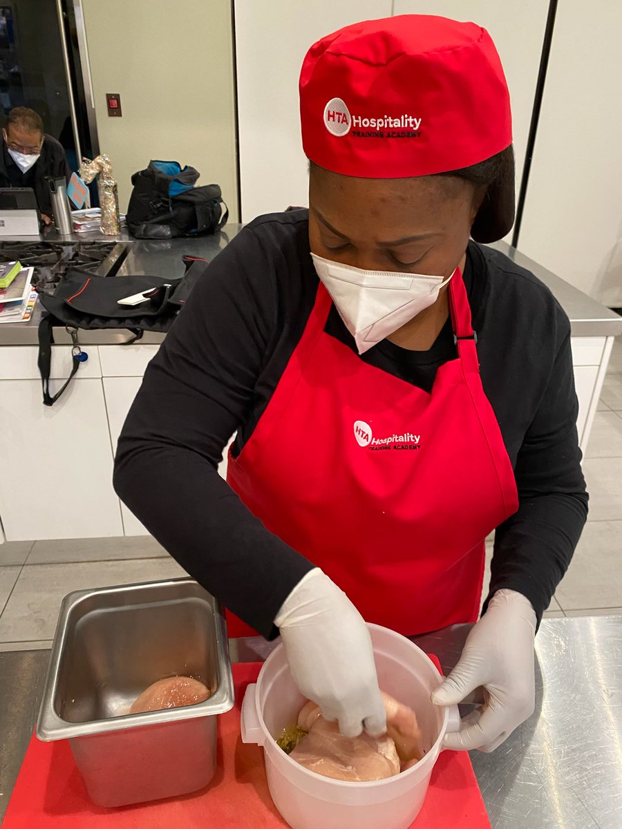 LosAngelesHTA's tweet image. The class learned how to marinate and prepare mixes for the marinate. #prepcooking #culinaryarts #prepcooks