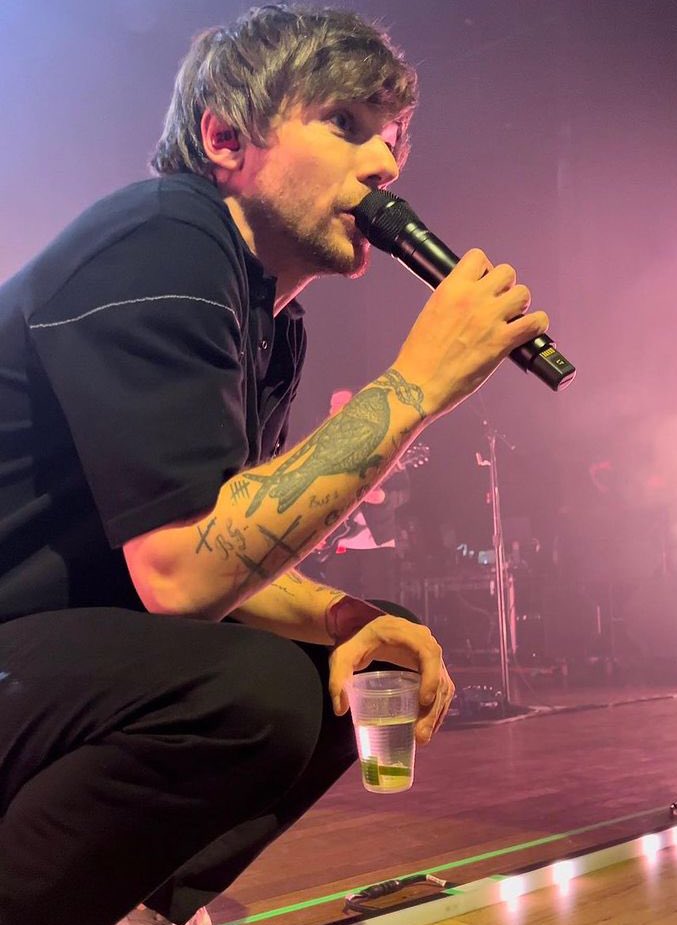 I vote #Louies for #BestFanArmy at the #iHeartAwards