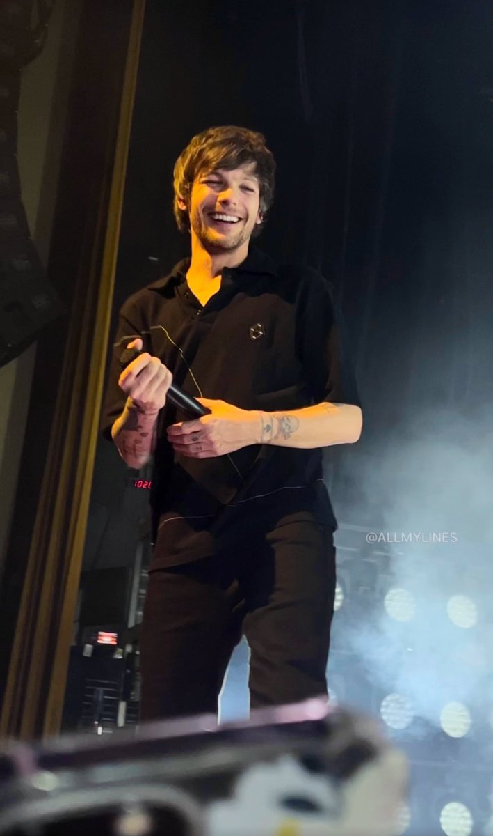 I vote #Louies for #BestFanArmy at the #iHeartAwards