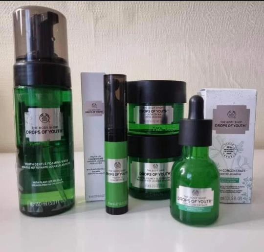 widgeon125's tweet photo. Body Shop Drops of Youth Bundle, Skincare Gifts, Gifts for her, https://t.co/WhXY4MU4KC via @Etsy All 5 for £75 #dropsofyouth #skincare https://t.co/p8KnBhETEw
