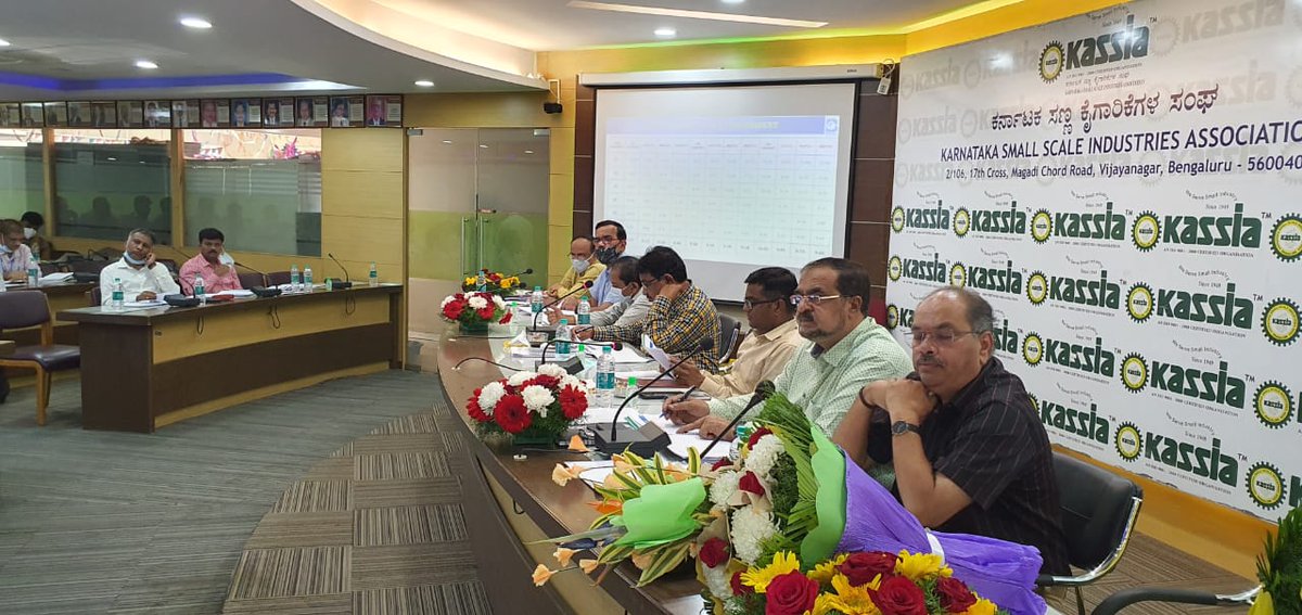 NammaBESCOM's tweet photo. Rajajinagar Division review meeting was conducted by MD BESCOM today.

@mdbescom @BescomHelpline @MinOfPower @mnreindia @karkalasunil @BSBommai @RajKSinghIndia @EenorthW https://t.co/Lpkc3U4pNG