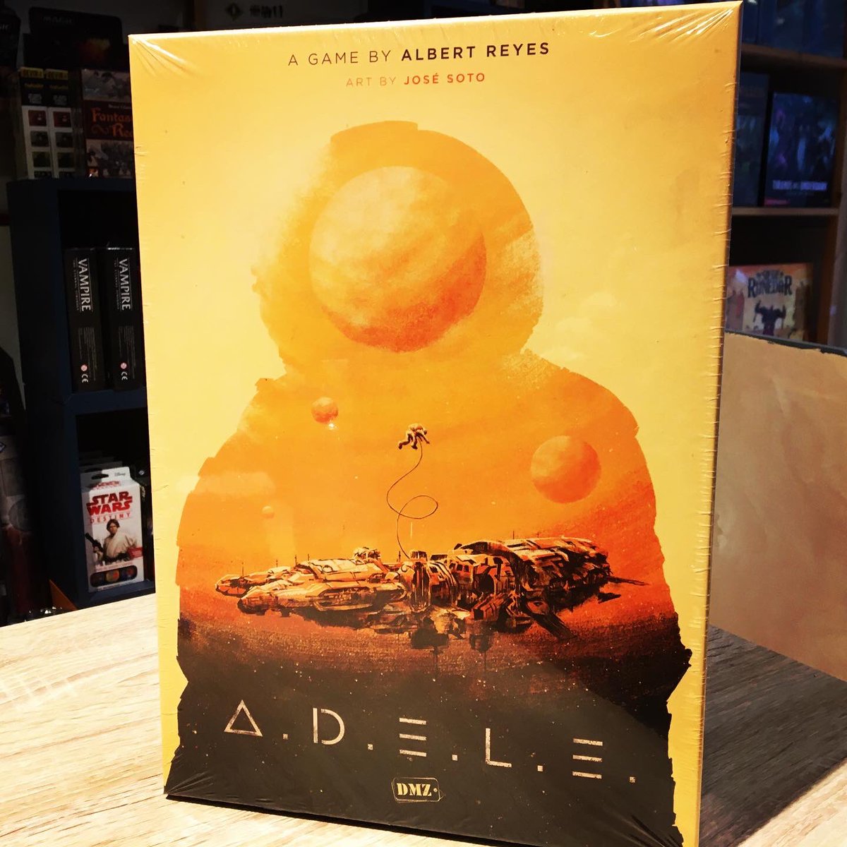 BCNLaMaquinaria's tweet photo. Novetats molt interessants:
#adele joc col•laboratiu de deducció i engany; #brew joc de fer-se la punyeta; #aresexpedition és la versió joc de cartes de #terraformingmars . Molt diferents i a la vegada aconsegueixen el que es proposen!
#boardgames #juegosdemesa #jocsdetaula https://t.co/6IADgTSJGG