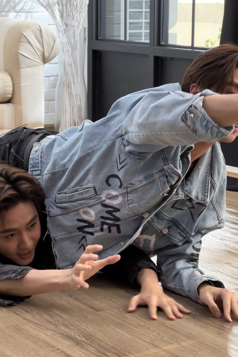 kwangg28's tweet photo. แข่งกันแบบจริงจังมาก😂 #MSIWAT https://t.co/7Iw2Fgf7or