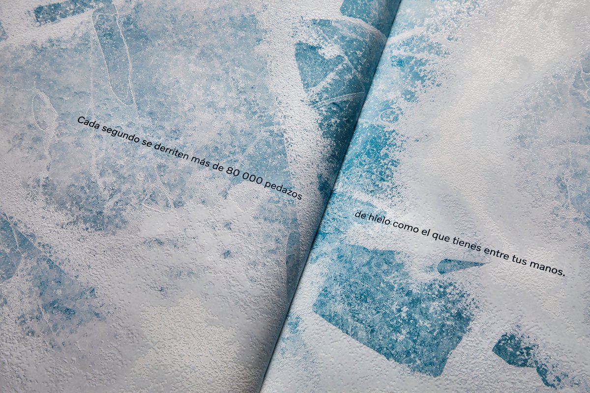 ReasonWhy's tweet photo. Volvo y Sra. Rushmore crean “La gráfica de hielo”, una creatividad que permite sentir el cambio climático. 
La idea reside en convertir la revista en un bloque de hielo, utilizado barnices especiales que imitan su textura y brillo || Más info 👉🏽 https://t.co/UaJTyugtSE https://t.co/NDNYpwEX7g