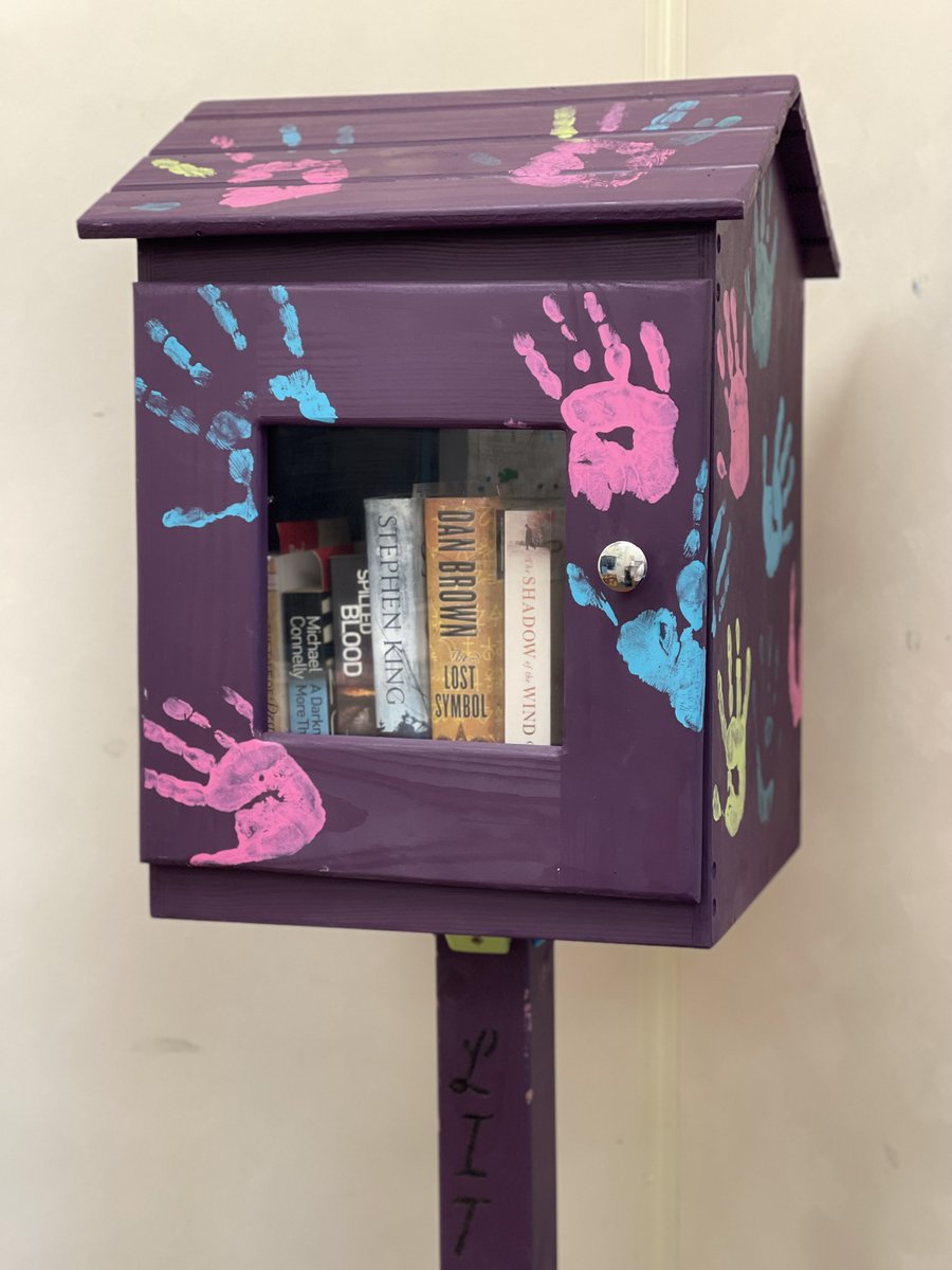 We are so proud of the Little Library at Arbourthorne Community Primary School, a space where people can donate unwanted books and we can find them new homes! We need hands to join us at the school on a Tues or Fri 2:45 - 3:30 to help run! 
DM for info! 

<a href="/ArbourthorneCPS/">Arbourthorne Primary/ An Even Better Arbourthorne</a>