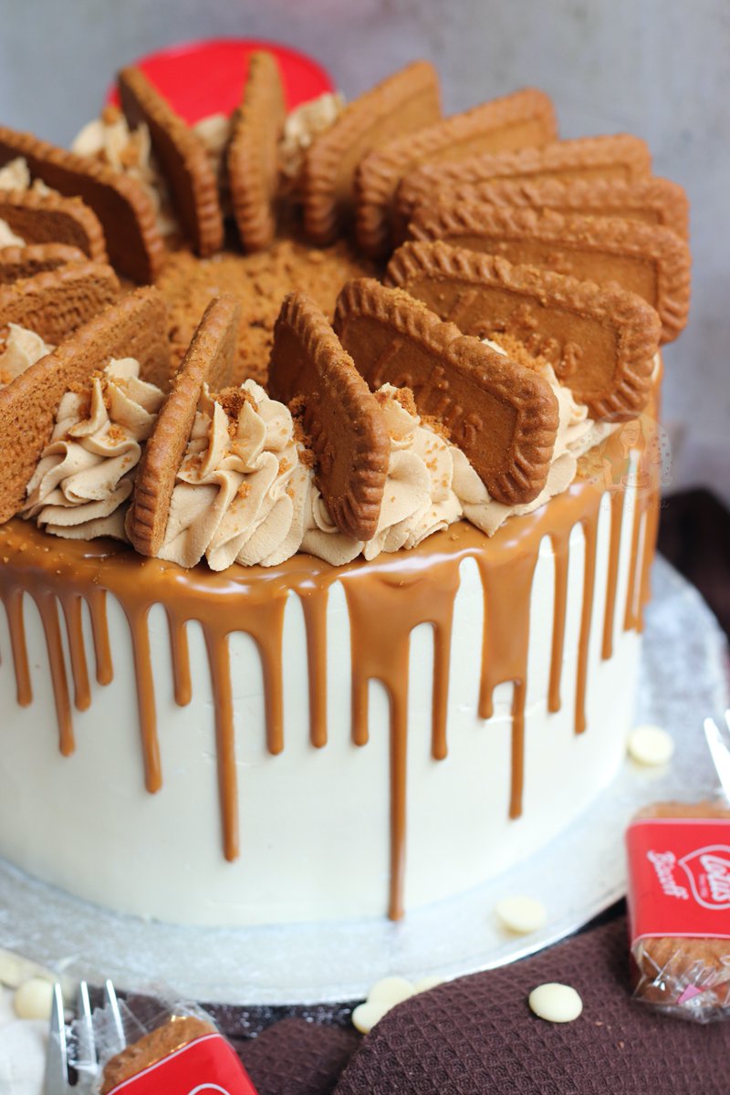 janespatisserie's tweet photo. Biscoff Drip Cake 🤤🤤🙌 Recipe - https://t.co/PuNibEzGAE https://t.co/gbqWvCs35f