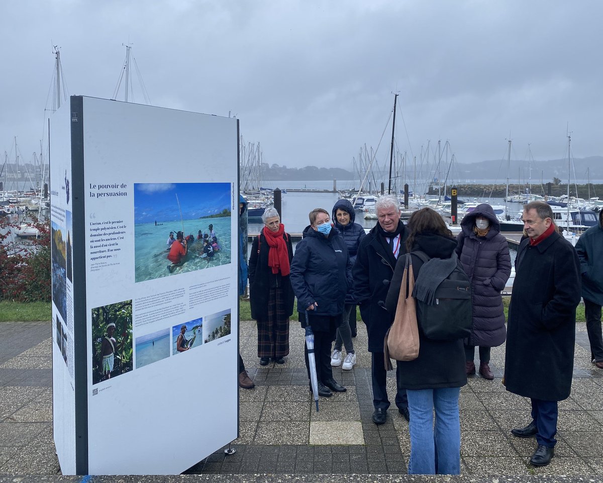 Oceanopolis_'s tweet photo. Ce matin, inauguration de l’exposition AMER 🌊 du @CollectifArgos en présence de M. Le Maire @BrestFr, de Michel Peltier délégué Mer et littoral @OFBiodiversite, de Nathalie Peron-Lecorps directrice déléguée mer et de @CelineLiret directrice scientifique à @Oceanopolis_ ! https://t.co/rub59XWVW1
