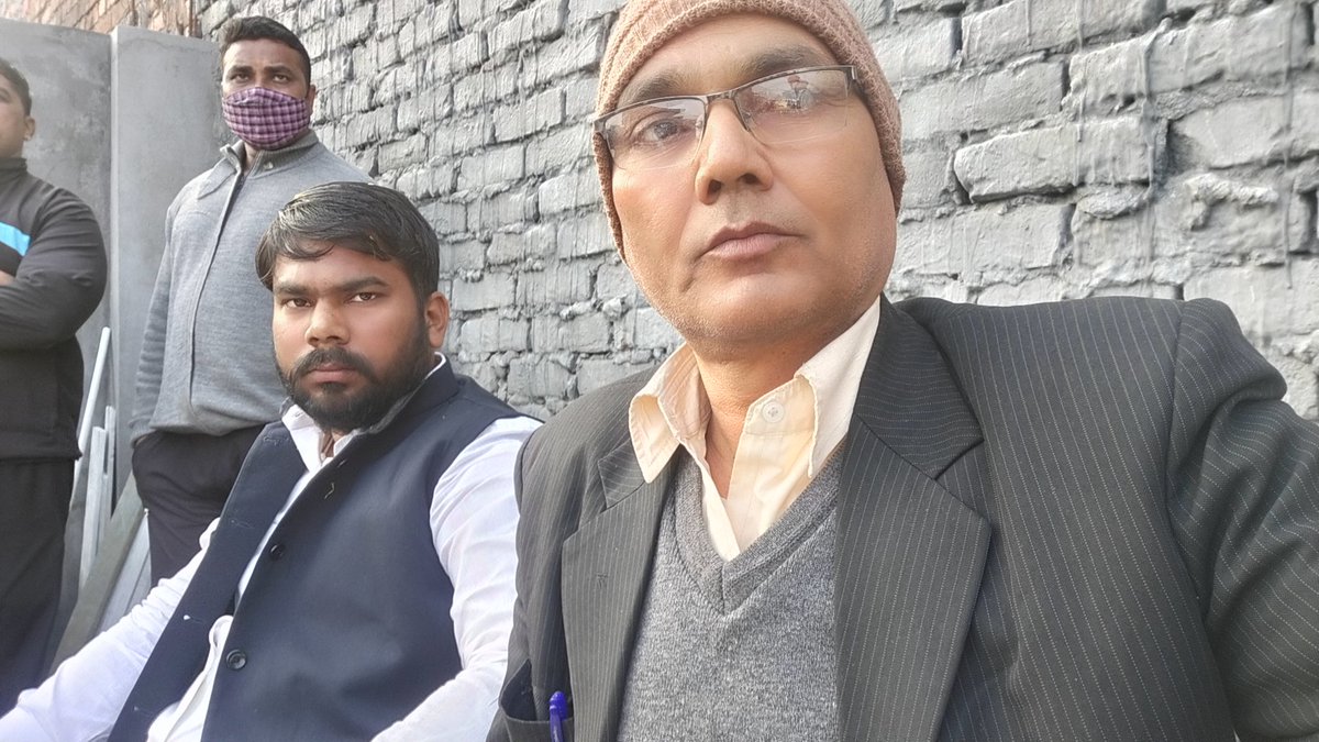 malik_raheesh's tweet photo. रूड़की उत्तराखंड में तावड़ तोड़ सभा करते हुए प्रदेश प्रभारी रईस अहमद मलिक आजाद समाज पार्टी जिंदाबाद भाई चंद्रशेखर आज़ाद जिंदाबाद चुनाव चिन्ह केतली प्रत्याशी गुलबहार भाई जिन्दाबाद हिमांशु बाल्मिकी जिन्दाबाद https://t.co/UrrO1ux8pP