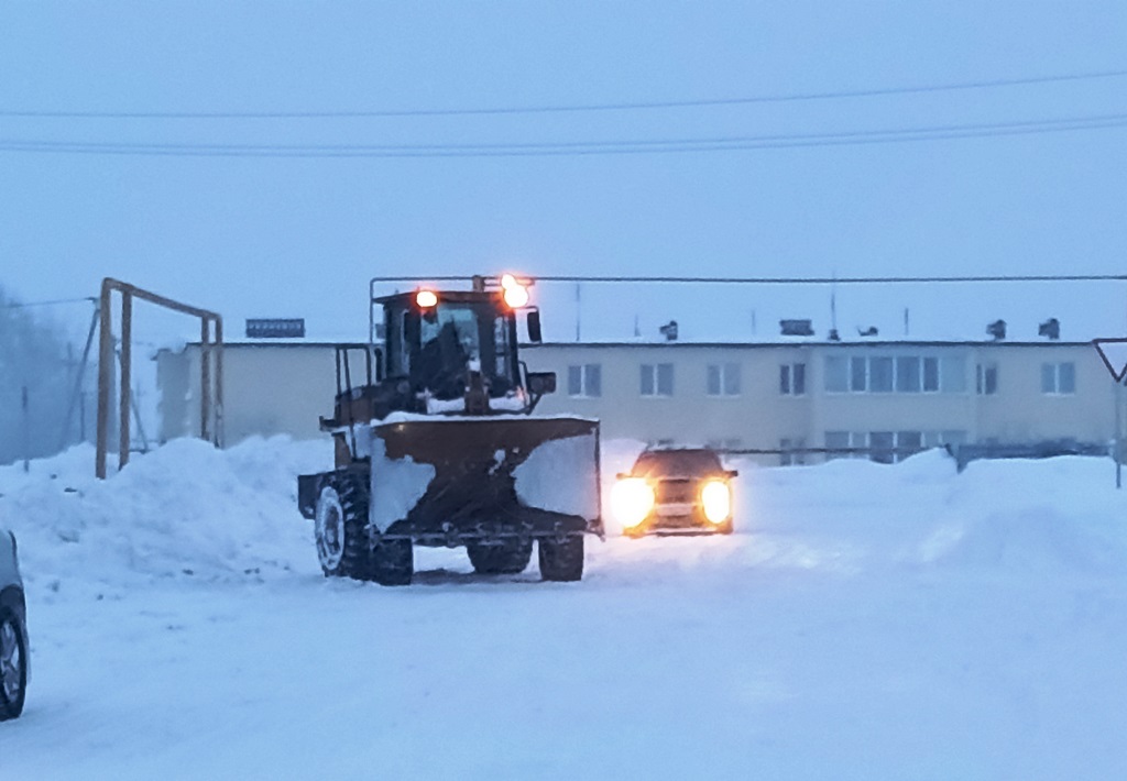 ❗В Клявлинском районе продолжается работа по очистке дорог от снега.vk.com/klvadm?w=wall-…