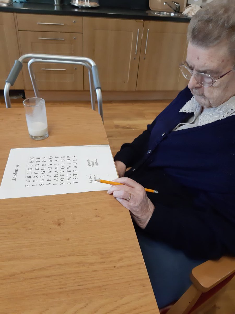 BeechHallLeeds's tweet photo. Busy morning with crosswords #keepmindactive #dementia #happythursday @AnchorLaterLife 📃✒️ https://t.co/ejbJxEY7Eq