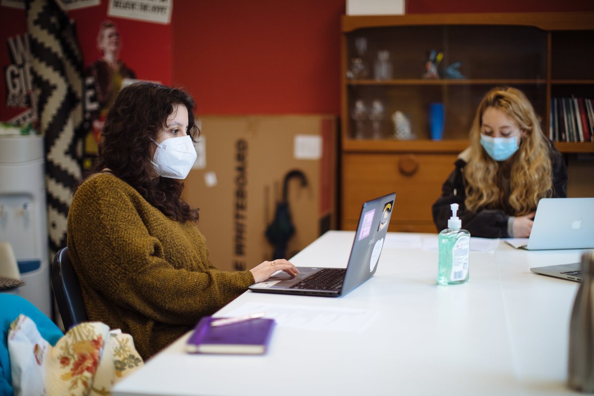 citizenstheatre's tweet photo. Great to see @citzyoungco1 busy with their new writing project - #Press2ForHelp ✍️🗒

Mentored by playwrights, Eve Nicol, @martinocon, Sara Shaarawi &amp; @maysumb, they are creating a series of short dramatic pieces exploring young people's mental health. 

https://t.co/kLjaPE9Vf0 https://t.co/q40suHVfVl