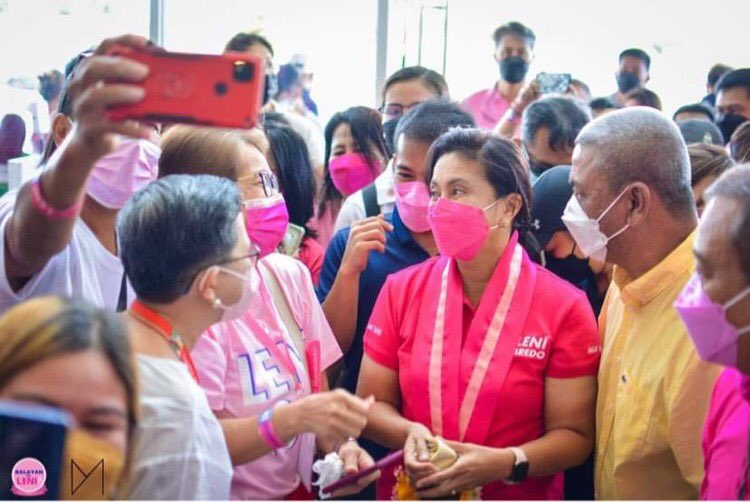 imsuperpat's tweet photo. My Nanay (in white) and Tita being introduced by our Vice Mayor to the Veep! #sanaall
#KulayRosaAngBukas
#AngatBuhayAngLahat
#AngatLahatKayLeni
#10RobredoForPresident
#BalayanBatangas https://t.co/1LCj8pn9yT