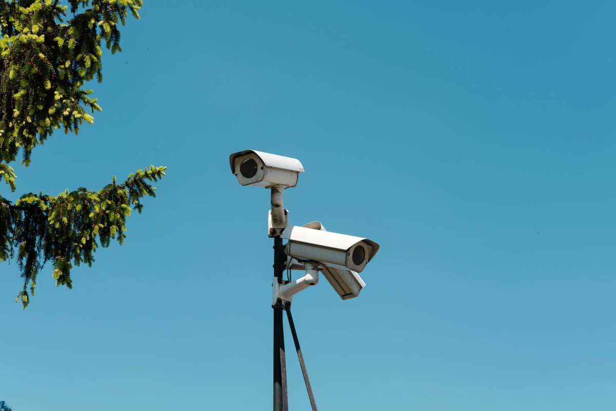 Our client wished to securely connect into a traffic light site with CCTV facilities. They also needed to be able to connect into their CCTV cameras at any time. See the solution offered by Prosis and the outcome.buff.ly/3uDkNPQ