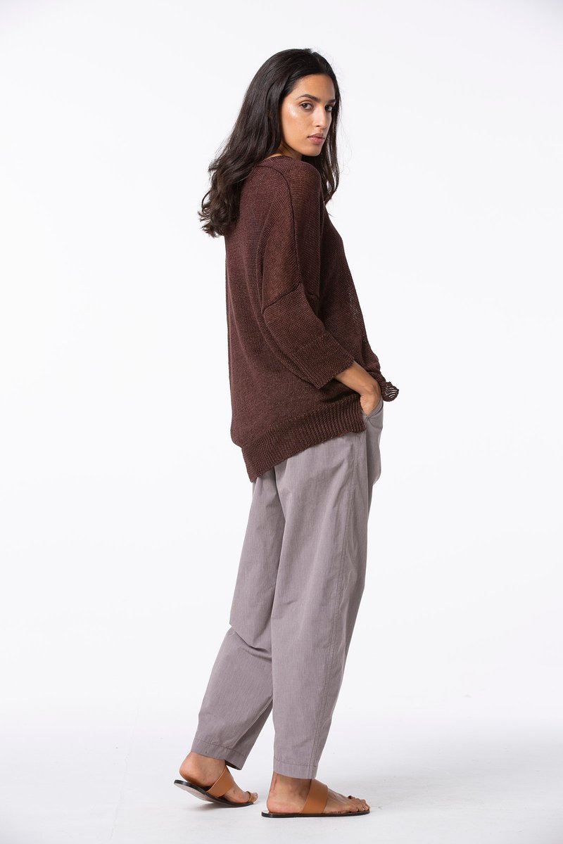 NEW IN * NEW IN * NEW IN *

Made from pure linen in a chunky knit look, the Jumper Tizni has been designed in a relaxed boxy fit and shortened sleeves.

Shop OSKA® Pullover Tizni / 100% Linen

#OSKA #ISCHIKO #Newin #SS22 #SpringSummer22 #Sustainable