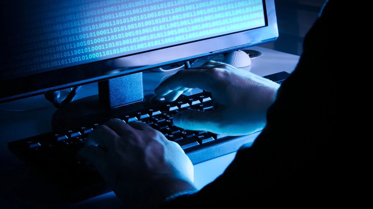 AndyInfoSec_'s tweet photo. ExpressVPN offering $100,000 to first person who hacks its servers - https://t.co/qFuJA6y6tE 

#expressvpn #bugcrowd #infosec #cybersecurity #cybersec #security #infosecnews #hacker #hacking #bugbounty https://t.co/RP0DxMaz1n