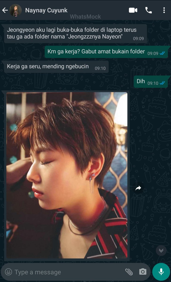 SWABTWICE's tweet photo. "Kerja ga seru, mending ngebucin" 
-ImNayeon2022

#2yeon #2yeonAU #RandomAU https://t.co/p838MHiCZh