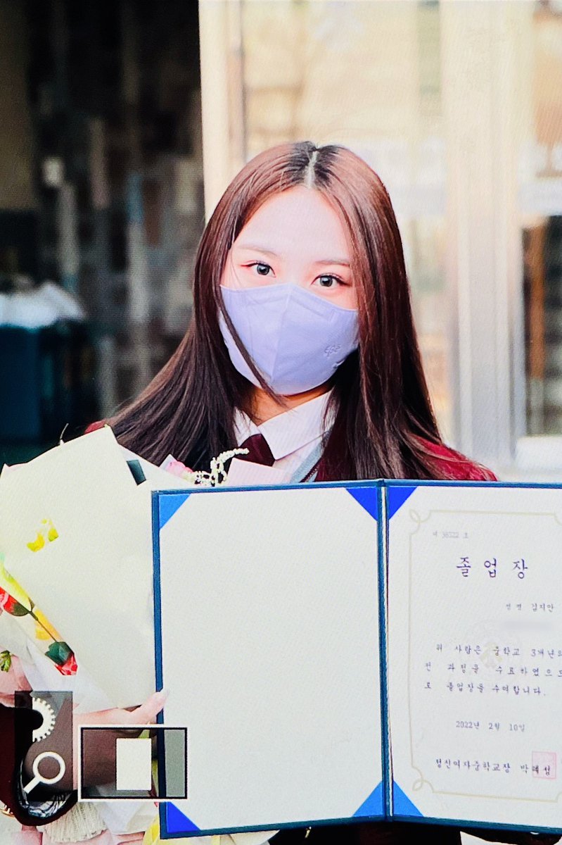 dialogjn's tweet photo. 220210 막냉이 졸업 추카푸카🎉 #지안 #jian #lightsum #라잇썸 https://t.co/tTVe51NhEX