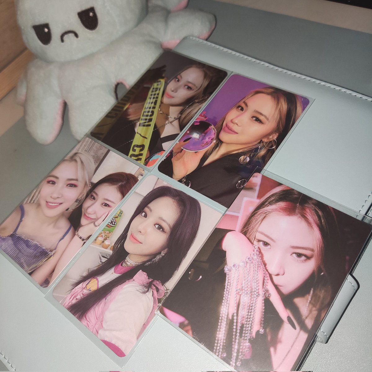 ryushiiin_'s tweet photo. ✧*。#elle_mails ♡

– I forgot to post yesterday ^^ sparks so much!! tysm @JeyEm0525 for letting me adopt ryu!! It safely arrived yesterday, ty for packing it securely! (muntik ko na di maopen, jk) Also, for the yuna pc freebie~ ganda so much AAAA until next budol, tysm! ♡ https://t.co/m9YFLFocbA