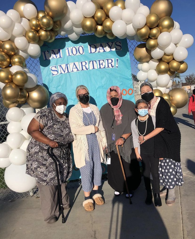 MsTorres_LESD's tweet photo. Celebrated our 100th day of school yesterday! https://t.co/uLkn5rc2lt