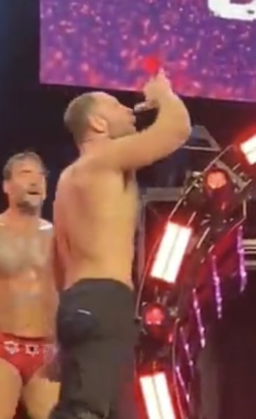 _RomansLegacy's tweet photo. Some things never change! Love my boys #RomanReigns #JonMoxley ♥️ see ya! https://t.co/NiyVgbZGoI