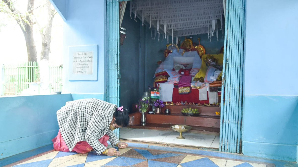 AShardaDevi's tweet photo. Praying at Ima Kondong Lairembi Haraobung for a safe journey as I visit Moreh to attend flag hoisting ceremony of @BJP4Manipur  Tengnoupal candidate Shri @Letpao_Haokip.

#BJP4Manipur #BJP4India https://t.co/TqoBLKC9CX