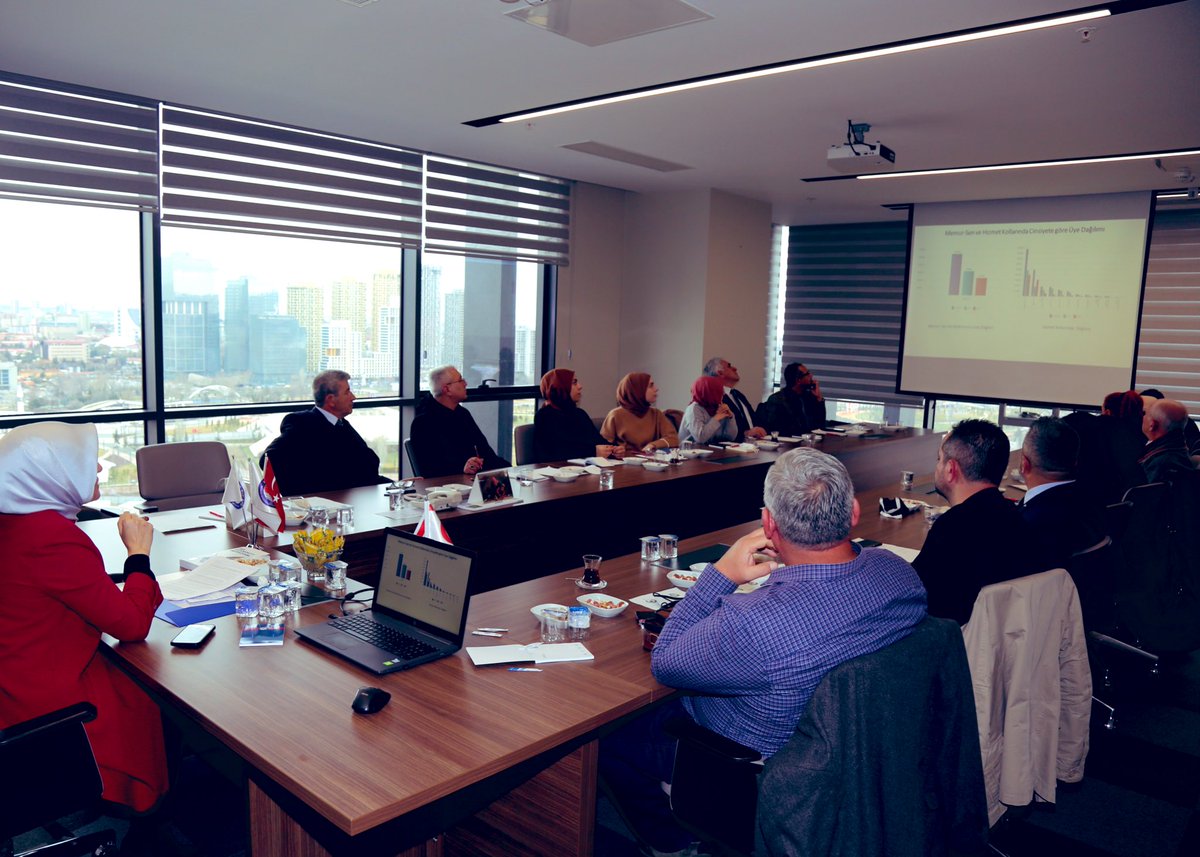 Eğitim-Bir-Sen ve Kıbrıs Türk Eğitimciler Sendikası KIBTES‘in organize ettiği, 

"Eğitimde Sendikal Örgütlülük"  

konulu Ortak #Çalıştay’da,

🔻SENDİKACILIKTA KADININ  ROLÜ🔺başlıklı sunumumuzu gerçekleştirdik.

Emeği geçen herkese teşekkür ediyorum.