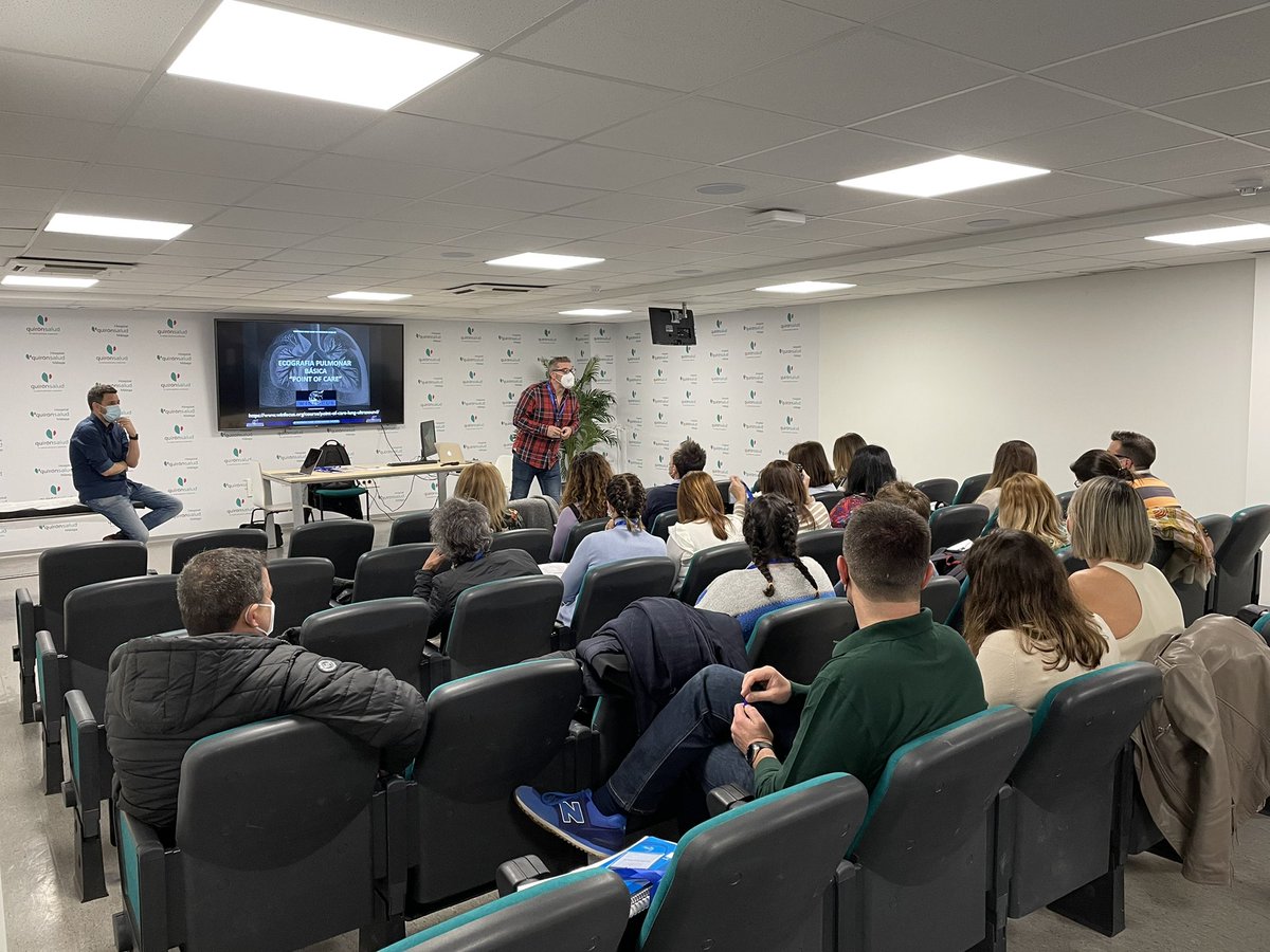 Primera jornada del Curso de #EcografiaPulmonar en el Hospital <a href="/quironsalud/">quirónsalud</a> de #Málaga. Empezamos con las presentaciones de los alumnos.  #LUS <a href="/IvanArtedo05/">Ivan</a> <a href="/TomasVillen/">Tomas Villen</a>