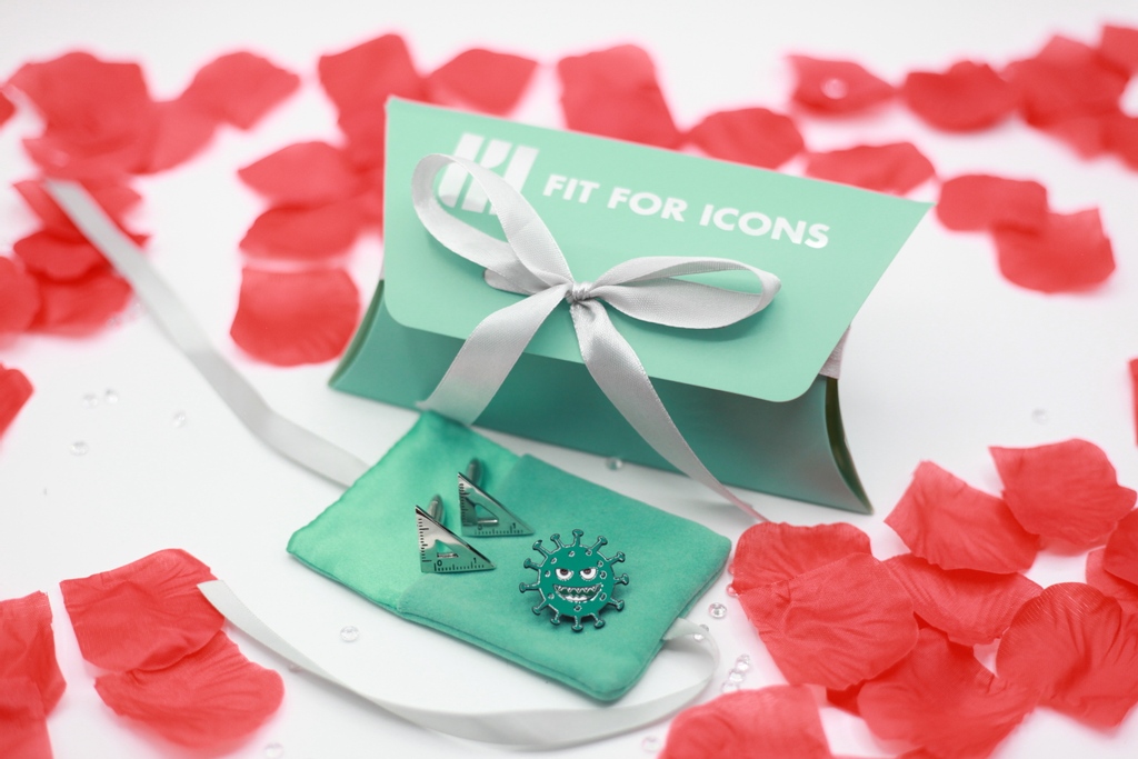 Looking for Valentines gifts for that #keyworker in your life? 👈🏼 
l8r.it/rM5t 📲

#fitforicons #fitforhumankind #giftsforicons #keyworkerlife #valentinesgifts