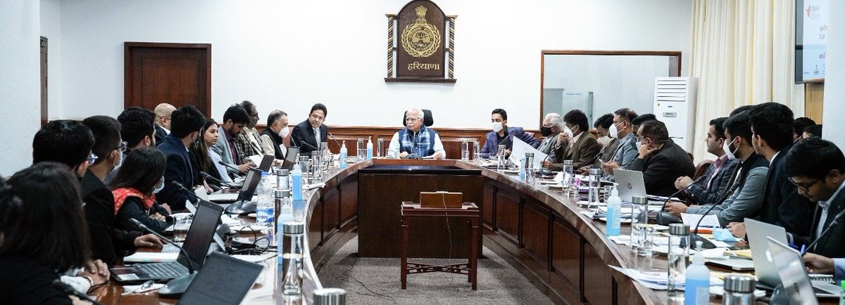 cmohry's tweet photo. आज चंडीगढ़ में सीएम श्री @mlkhattar ने Chief Minister's Good Governance Associates (CMGGA) के साथ बैठक की। बैठक में सरकार की फ्लैगशिप योजनाओं को लेकर अधिकारियों को ज़रूरी दिशा-निर्देश देते हुए कहा कि सरकारी योजनाओं का लाभ अंतिम व्यक्ति तक पहुंचाना ही हमारी सरकार का लक्ष्य है। https://t.co/9H6D8Nczwc