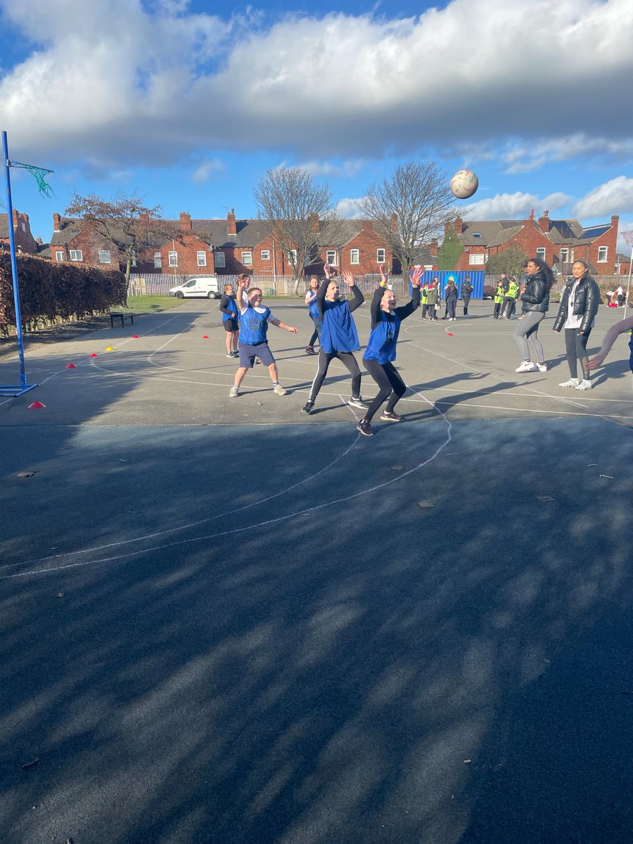 AcademyWalton's tweet photo. Well done to our amazing UKS2 Netball team. They represented the school amazingly well at Yesterdays Netball tournament. 🤾♀️🏅 ~#WPAUKS2 #WPAPE https://t.co/KBADbbpYBB