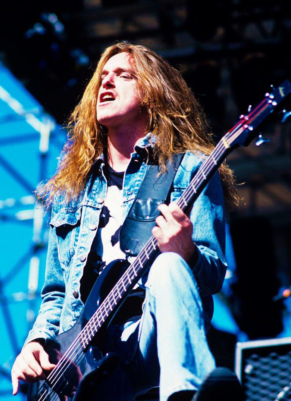 Happy Birthday to the legend. Cliff Burton! R.I.P  