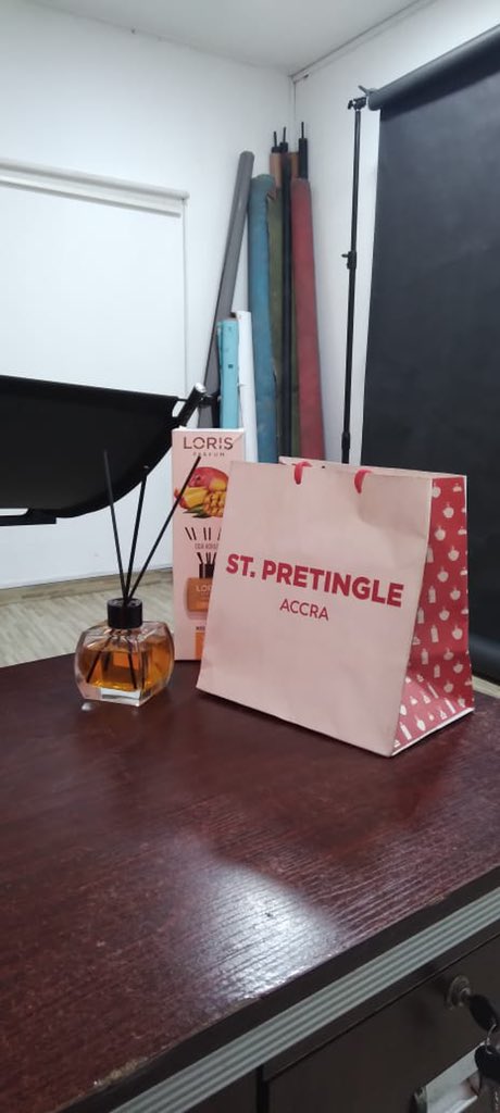 yesjulianowusu's tweet photo. ST. PRETINGLE SCENTS

A trusted #HomeFragrances haven for your room, office and car.

Buy the best #AromaDiffusers, #ReedDiffuser, #ScentedCandles from @pretinglescents 

💵 GHS65.00
📍 Legon Campus 
📲📞 0200806160

#GetPretingled https://t.co/D3rWuWaqkd