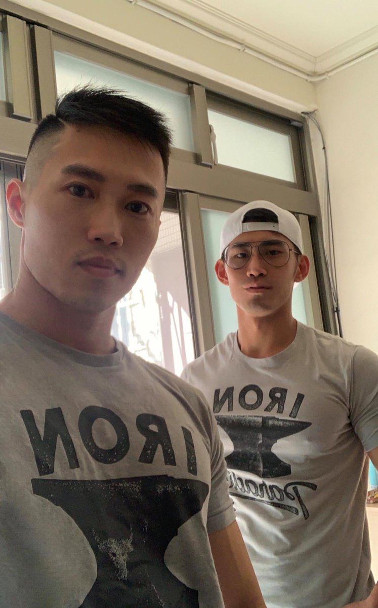 要左⬅️還是右➡️？