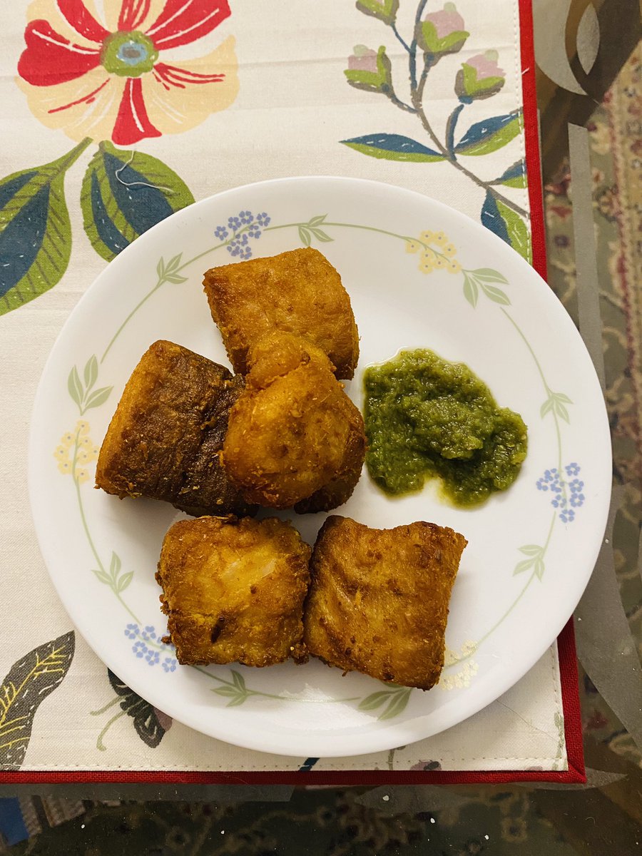 Megha75's tweet photo. Nothing there in Chocolate. Eat fish instead 🥰 #fishpakora https://t.co/8XfvNBgKpH