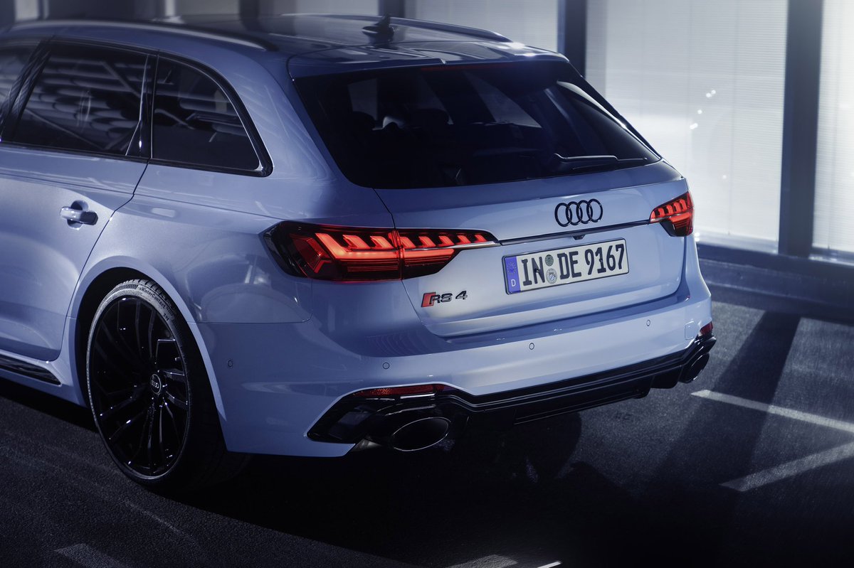 SNABSHOD's tweet photo. ICE ICE BABY 🧊 🥶 Audi RS4 Avant (audi exclusive) in frosted glass blue
__
@audi_de @audisport #audiexclusive #audi #rs4 #rs4avant #rs #frostedglass #frostedglassblue #SNABSHOD #ingolstadt https://t.co/nJ0Qa4Em0G