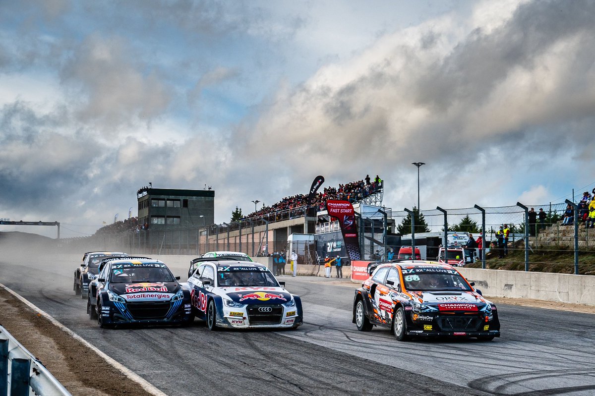 Start straight in Montalegre, lap 1. Are you taking the joker or staying out?🤔

Let us know your strategy!⬇️

#GRXSET #GRX #GronholmRX #SETPromotion #WorldRX #Rallycross #MontalegreRX