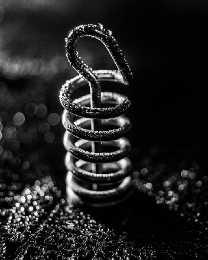 CamLifeofAdish's tweet photo. Monochrome Creative 

Found this beautiful subject randomly. Decided to go for a dark vibe and a monochromatic aesthetic.  
With the settings 

Shutter 1/100
F 2.8
ISO 200

#monochromatic #photography #aesthetic #vibe #photographersindia https://t.co/jTj45wZIOp