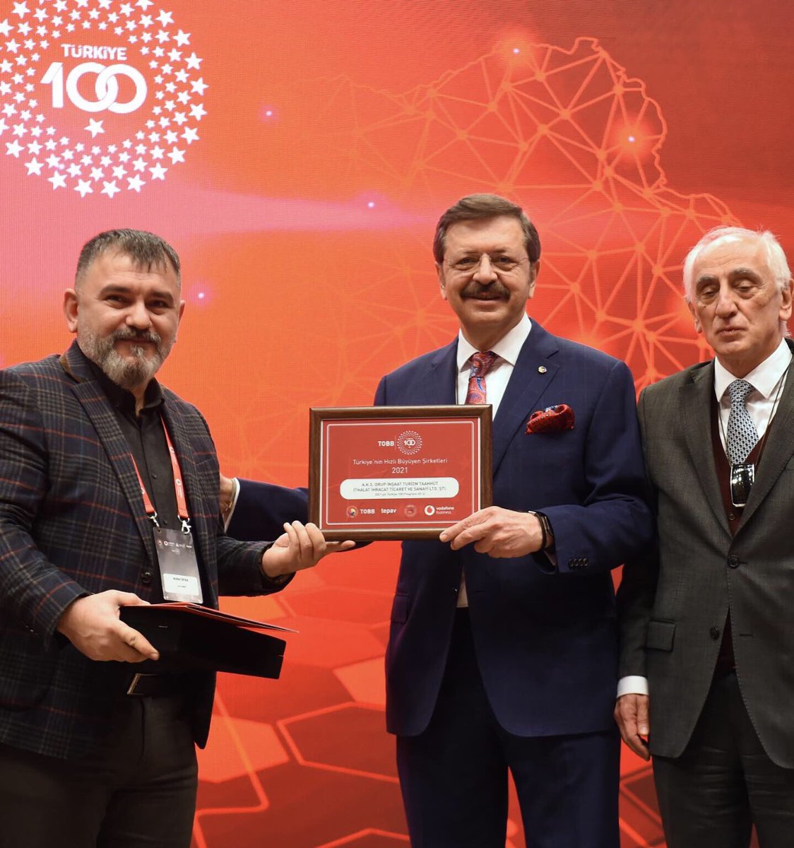 🏅🎗

TOBB öncülüğünde, Vodafone Business sponsorluğunda, TEPAV ve TOBB ETÜ işbirliği ile Türkiye’nin en hızlı büyüyen 100 şirketi belirlendi.
Firmamız, AKS Grup İnşaat listede 45. sırada yer almanın gururunu yaşıyor. 
Tüm bileşenlerimize teşekkür ediyoruz.
