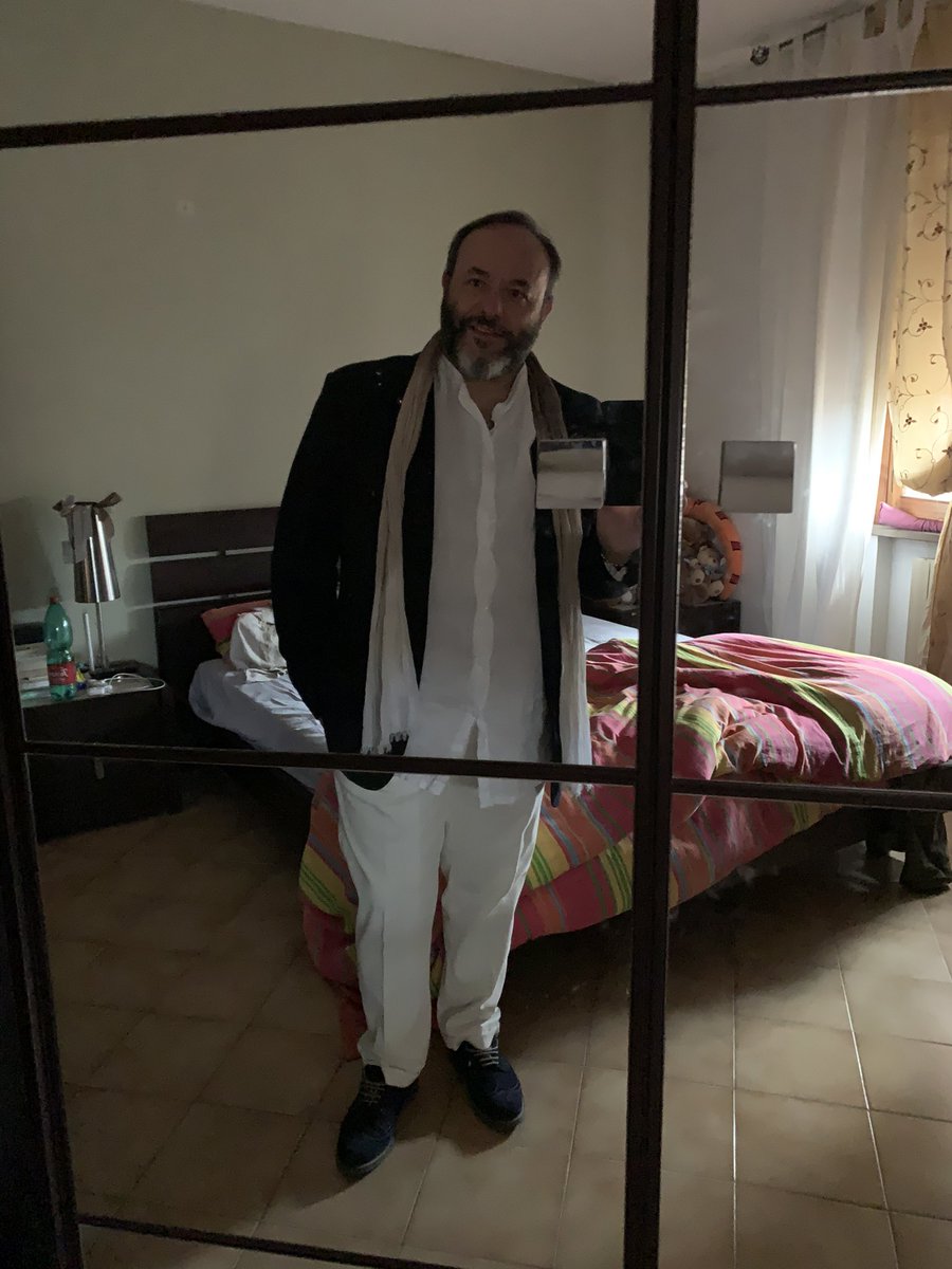 Grazian86869316's tweet photo. C’è nessuno che può mettermi in contatto con… pronto per fare i provini… #ziozianothenew #borghitoscani #thehardactor #imcrazy #iwantyou https://t.co/MXmh5MLscq