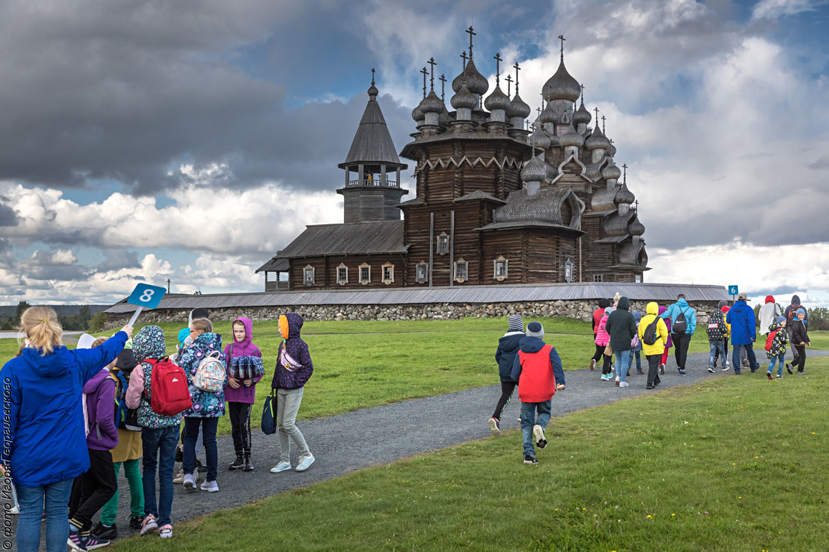 кижи экскурсоводы. костюм заонежья кижи. экскурсоводы острова. экскурсоводы острова. кижи музей-заповедник местные жители.