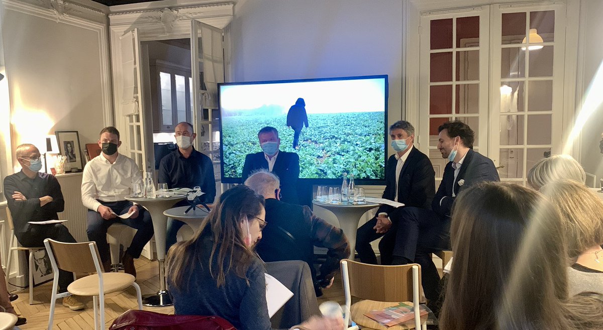 SarahLQ7's tweet photo. 💬Réunis ce matin autour du collectif @leszhomnivores et de M. le député @moreaujb23 pour parler violence animaliste et liberté alimentaire. Merci à l’ensemble des participants de porter la voix du monde alimentaire pour défendre ceux qui nous nourrissent ! #agriculture #elevage https://t.co/xx7rvuscF9