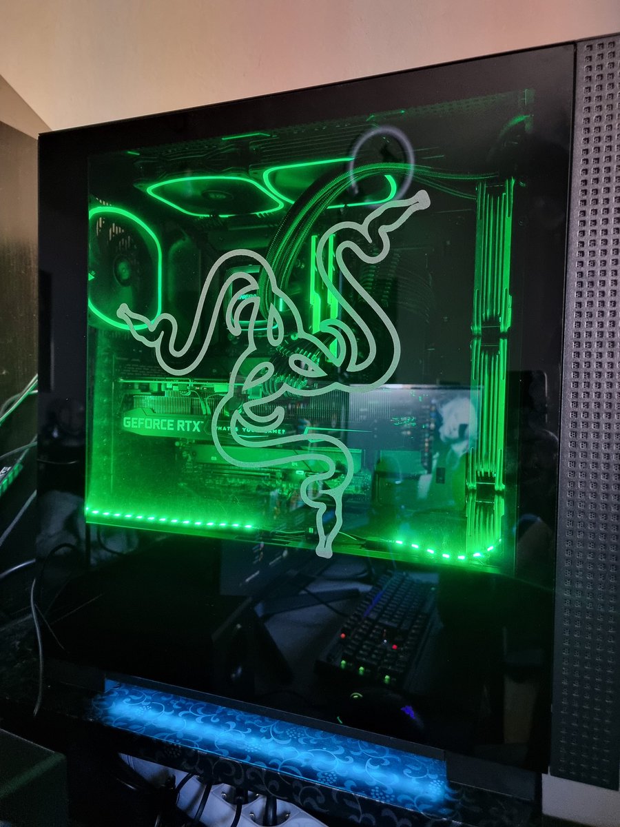 ShadowstaffTV's tweet photo. Endlich neuer PC fertig aufgebaut etc Streaming kann kommen https://t.co/P56RsP3WPQ