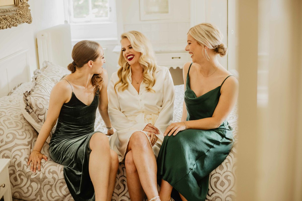 huisdevoorst's tweet photo. ❤️
So on my wedding day, 
I will need you more than ever. 
Please say you’ll be my bridesmaid,
And my friend forever.

📸: @CarolaDoornbos https://t.co/J0Af6HrB14