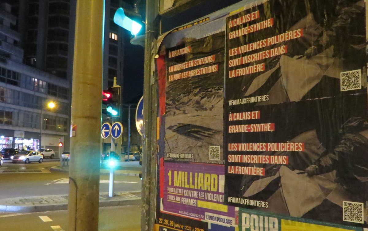 AttacFlandre's tweet photo. Opération collage d'affiches dans les rues de #Dunkerque comme dans + de 50 villes de France en même temps, pour rendre visibles les conditions déplorables de non-accueil
#calais #grandesynthe #loonplage
#faimauxfrontières
#devoirdhumanite
#maltraitancedetat https://t.co/lZtXXcPgUB