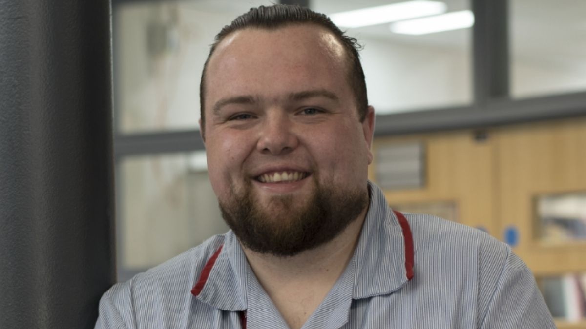 Could a nursing associate apprenticeship be your start to a career in nursing?

"I’m proud that I will be able to show my son you’re never too old to achieve what you want to do."

Martyn is a nursing associate. Read his story. orlo.uk/p48FW

#NAW2022
#NHSNAW22