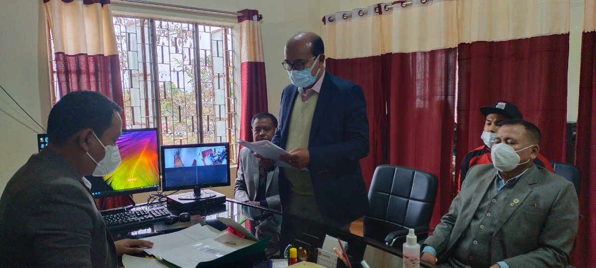 BJP4Manipur's tweet photo. Hon'ble MLA Shri Paonam Brojen Singh filed his nomination as a @BJP4India Candidate from Wangjing Tentha AC.
@NBirenSingh
@AShardaDevi https://t.co/IYC8uFjLpX